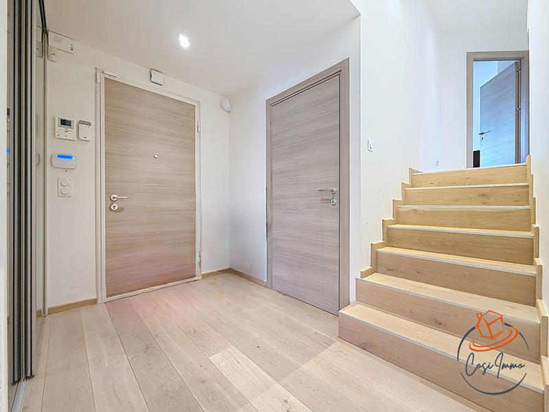 Maison - 238 m² - 8 pièces