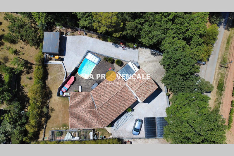 Maison - 143 m² - 5 pièces