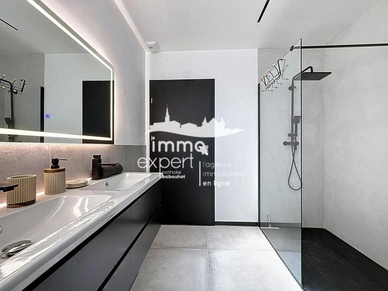 Villa - 145 m² - 6 pièces