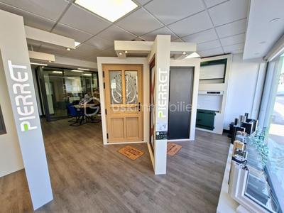 Local commercial - 180 m² - 8 pièces