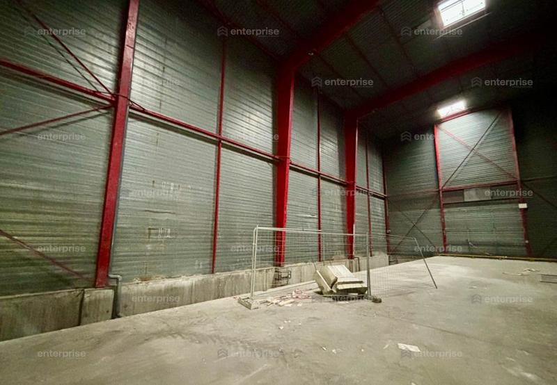 Entrepôt - 660 m²