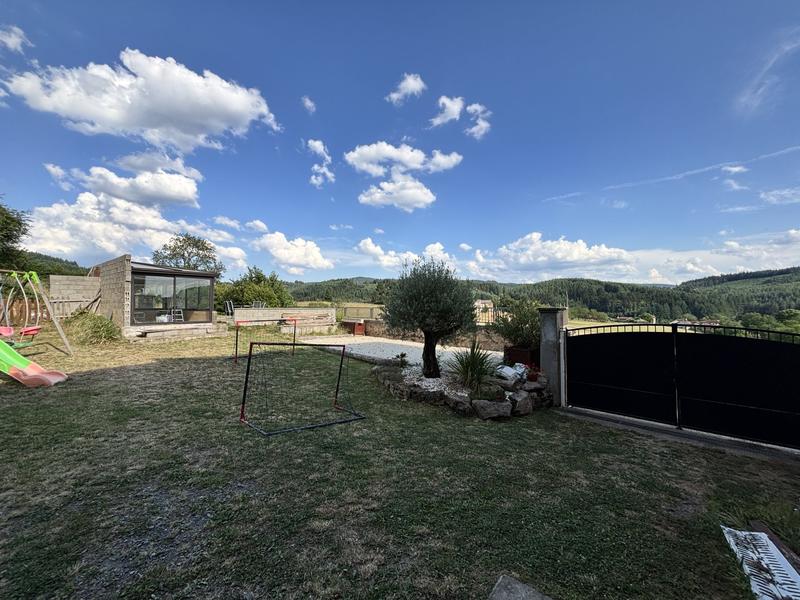 Maison - 220 m² - 8 pièces