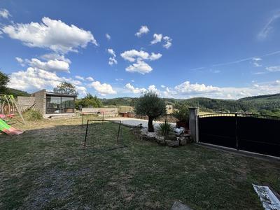 Maison - 220 m² - 8 pièces