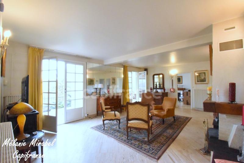 Maison - 186 m² - 10 pièces