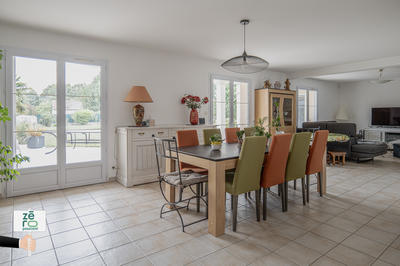 Maison - 233 m² - 7 pièces