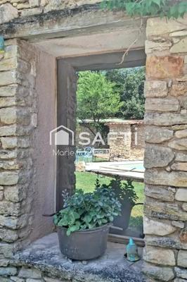 Maison - 328 m² - 15 pièces