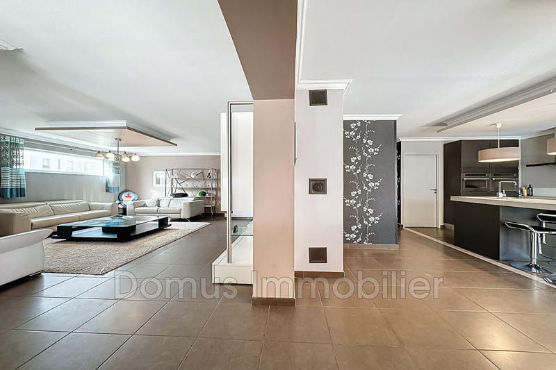 Maison - 200 m² - 7 pièces