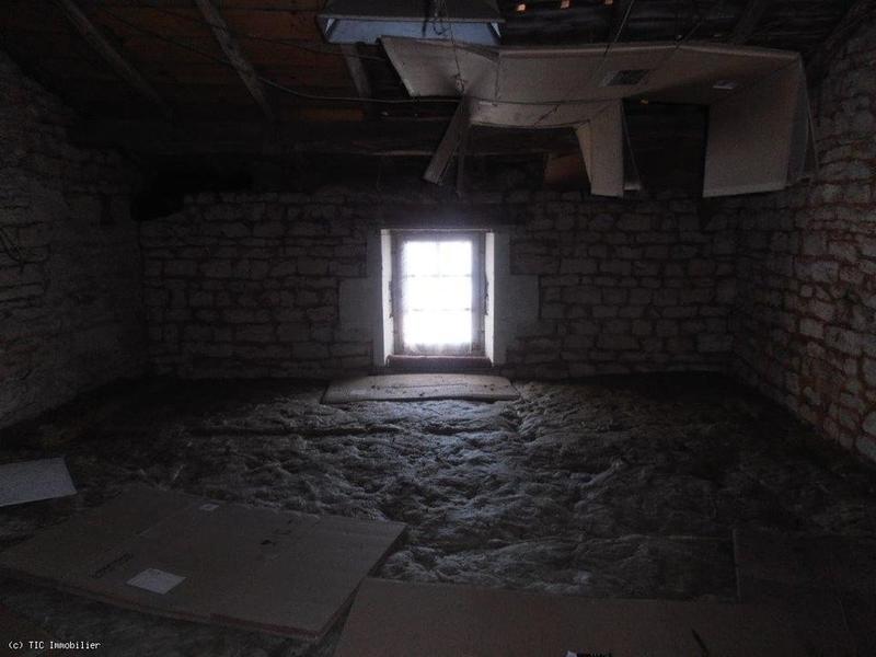 Propriété - 202 m² - 9 pièces