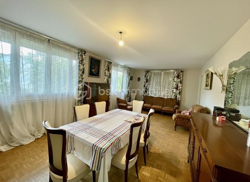 Maison - 473 m² - 7 pièces