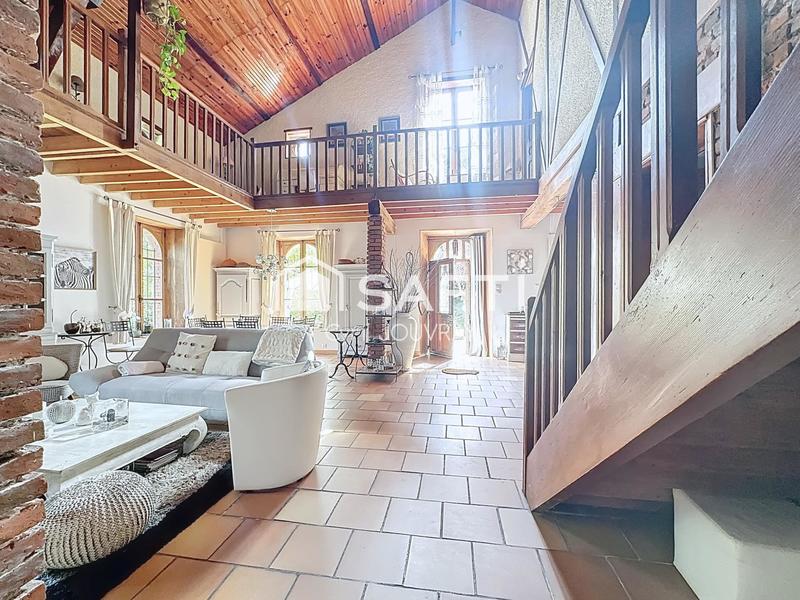 Maison - 200 m² - 7 pièces