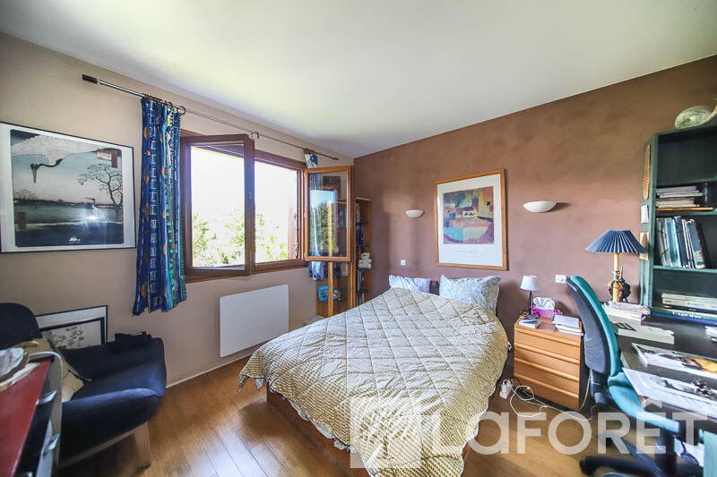 Appartement - 141 m² - 6 pièces