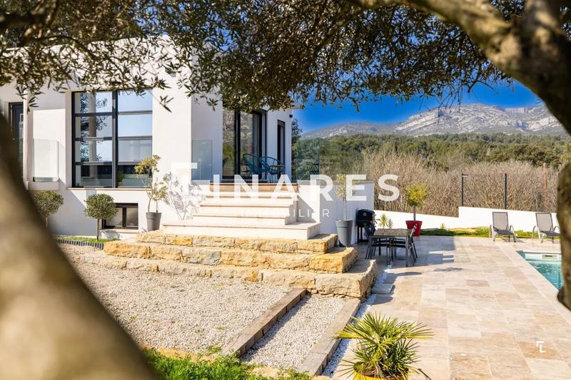 Maison - 180 m² - 5 pièces