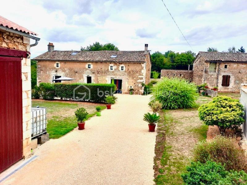 Maison en pierre - 136 m² - 5 pièces