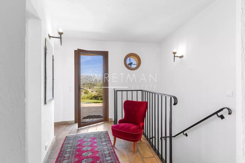 Maison - 218 m² - 9 pièces