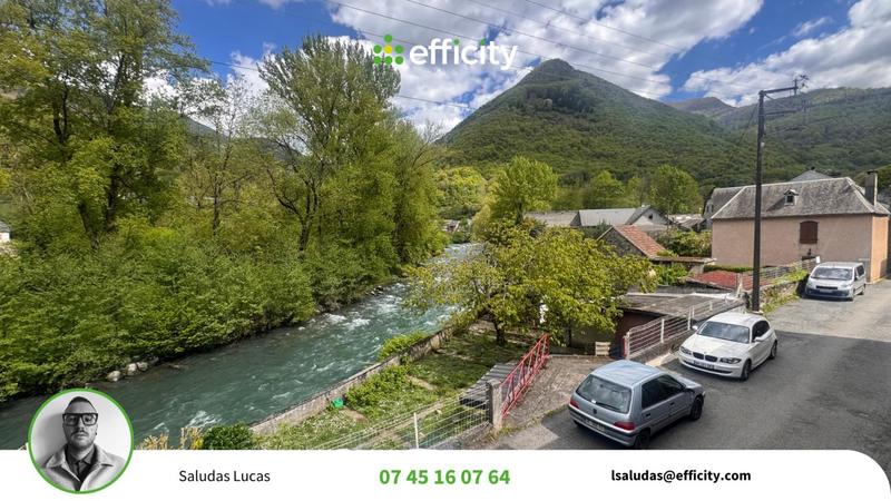 Maison - 162 m² - 9 pièces