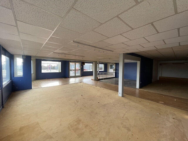 Local commercial - 1 000 m²