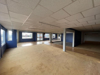 Local commercial - 1 000 m²