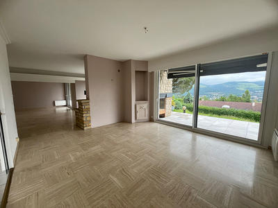 Maison - 185 m² - 6 pièces