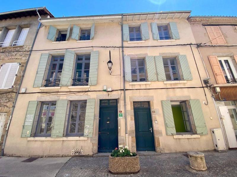 Maison de village - 290 m² - 9 pièces