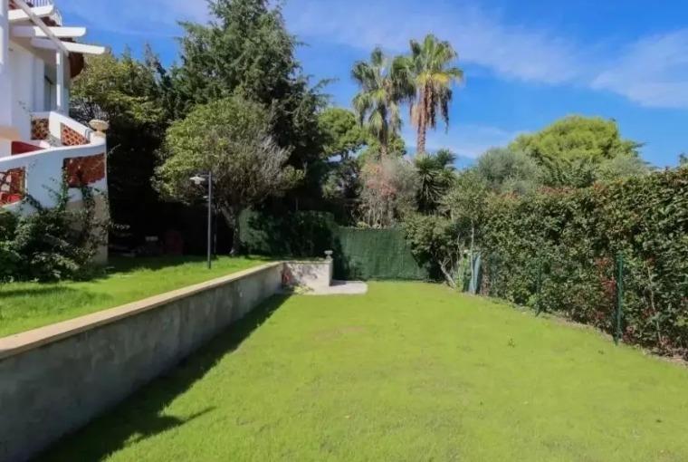 Villa - 260 m² - 10 pièces