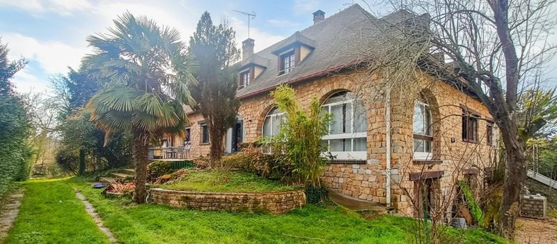 Maison d'architecte - 416 m² - 10 pièces