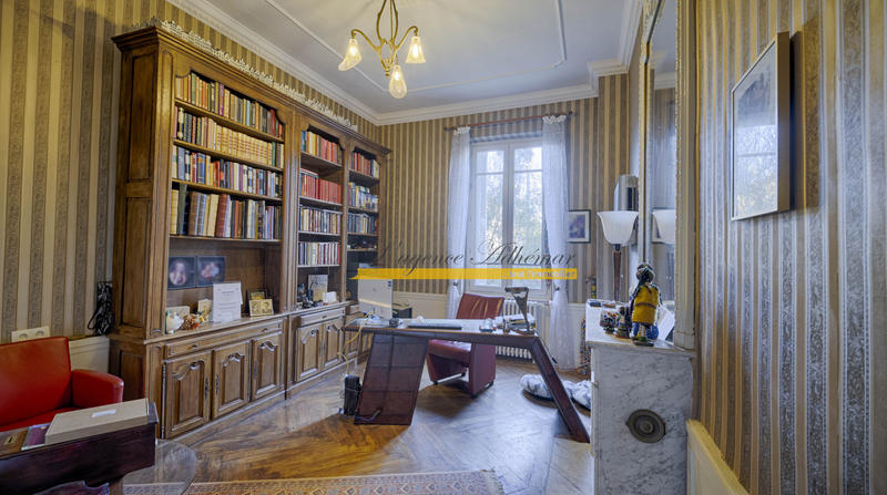 Villa - 435 m² - 13 pièces