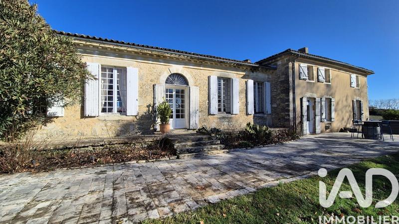 Maison - 379 m² - 10 pièces