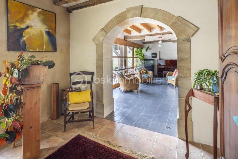 Maison - 400 m² - 12 pièces