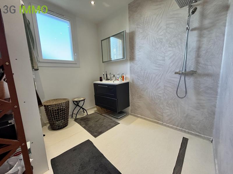 Maison - 214 m² - 7 pièces