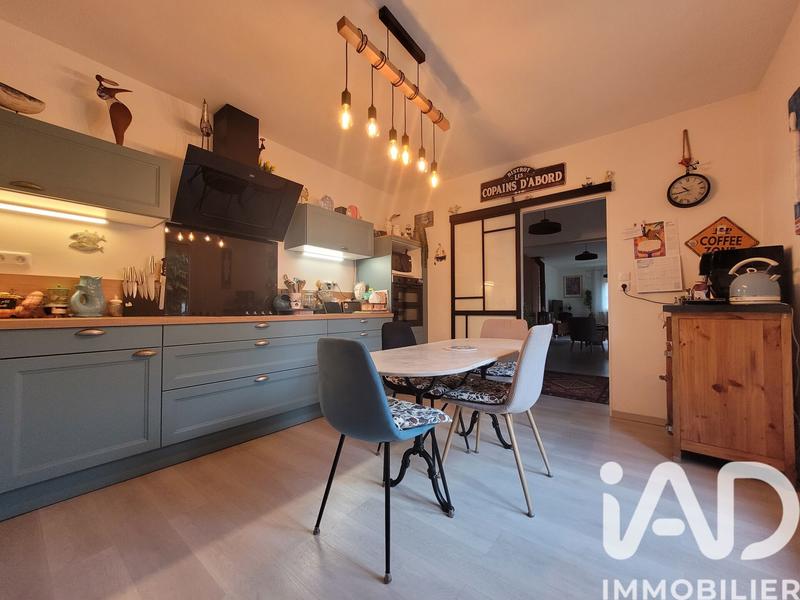 Maison - 232 m² - 8 pièces