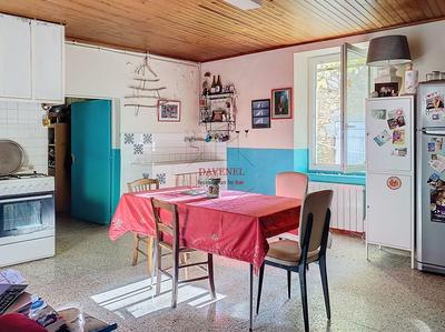 Maison - 220 m² - 8 pièces