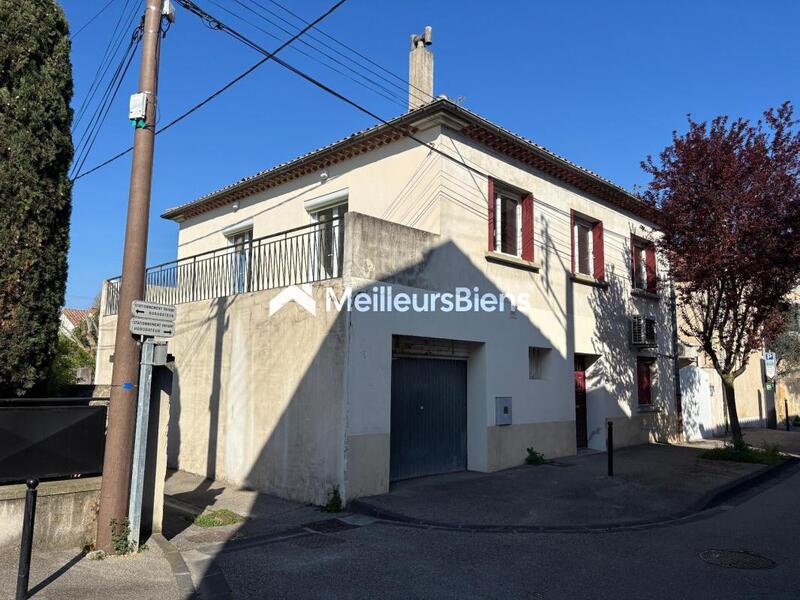 Propriété - 83 m² - 4 pièces