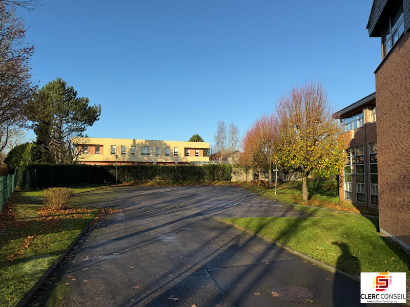 Bureau - 1 054 m²