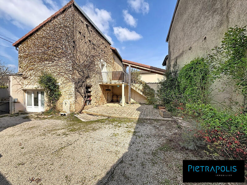 Maison ancienne - 144 m² - 3 pièces