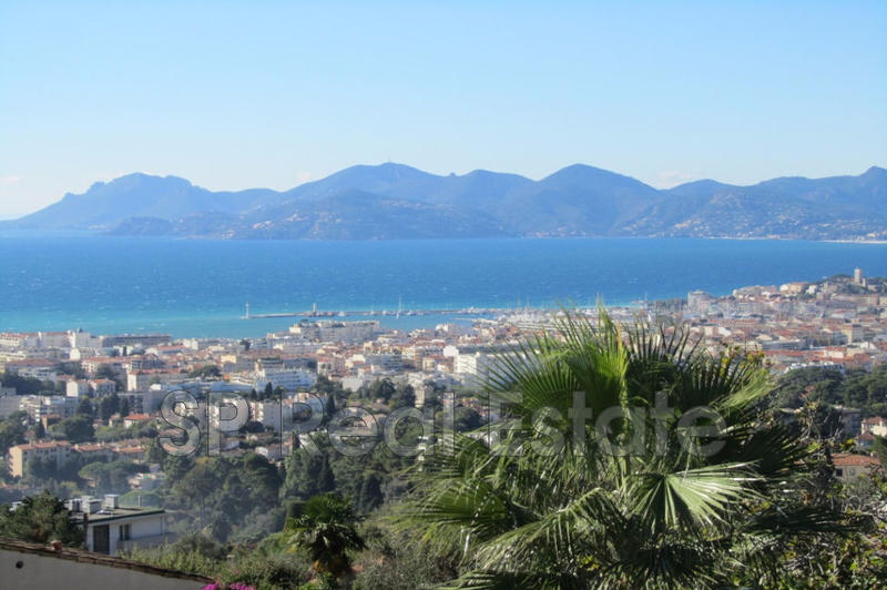 Maison - 185 m² - 4 pièces