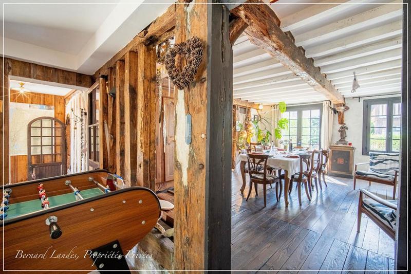 Maison - 218 m² - 9 pièces