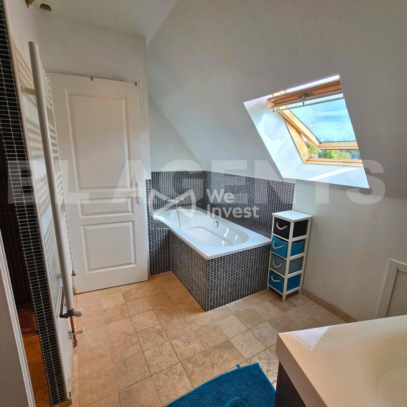 Maison - 200 m² - 8 pièces