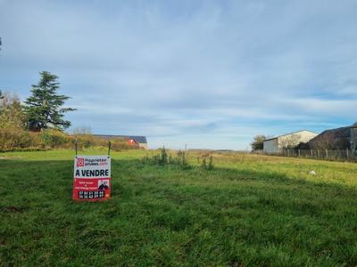 Terrain constructible - 1 005 m²