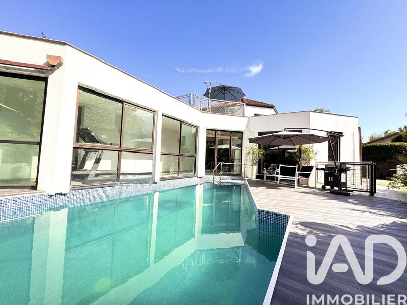 Maison de maîtres - 220 m² - 6 pièces