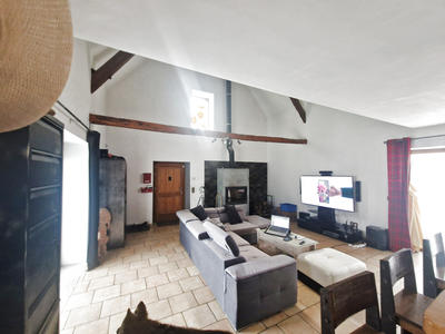 Maison - 223 m² - 7 pièces