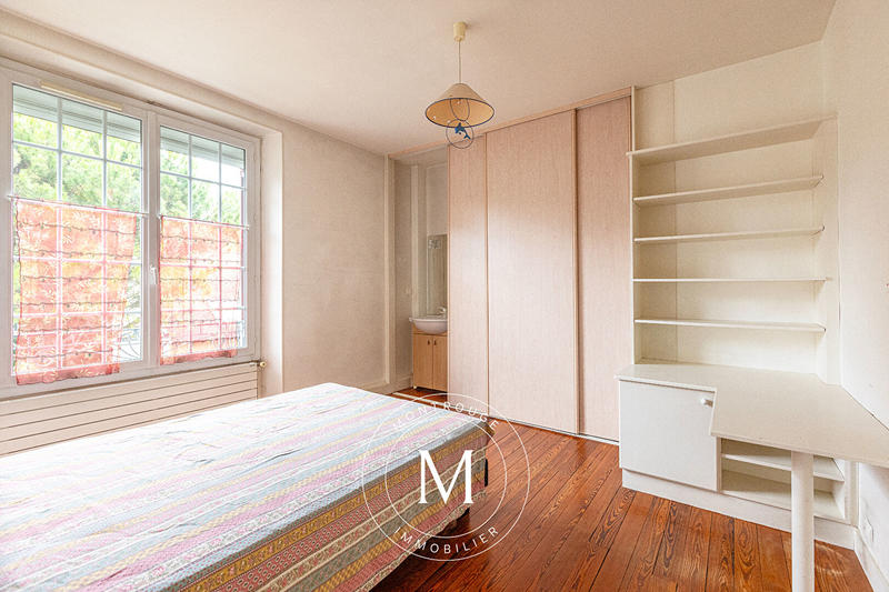 Maison - 269 m² - 10 pièces