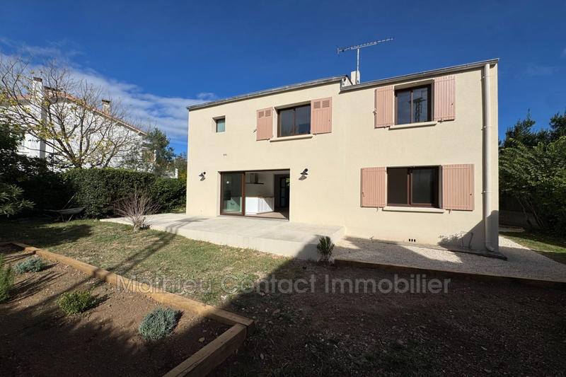 Maison - 99 m² - 5 pièces