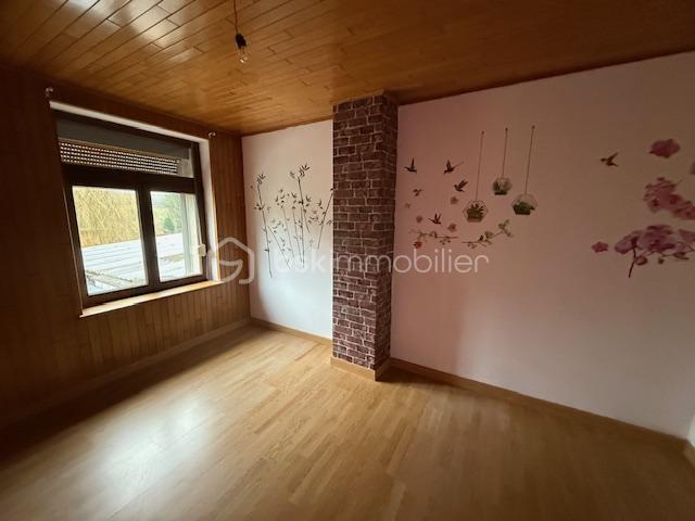 Demeure - 104 m² - 7 pièces