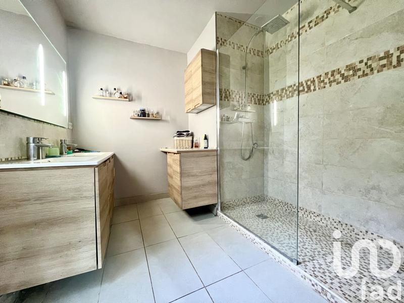 Maison - 214 m² - 7 pièces