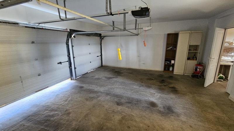 Maison - 210 m² - 10 pièces