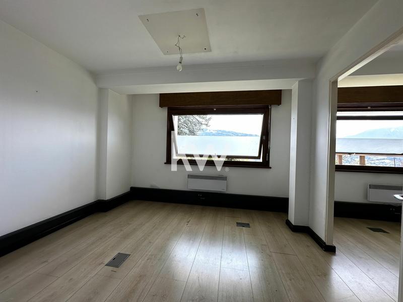 Maison - 365 m² - 17 pièces