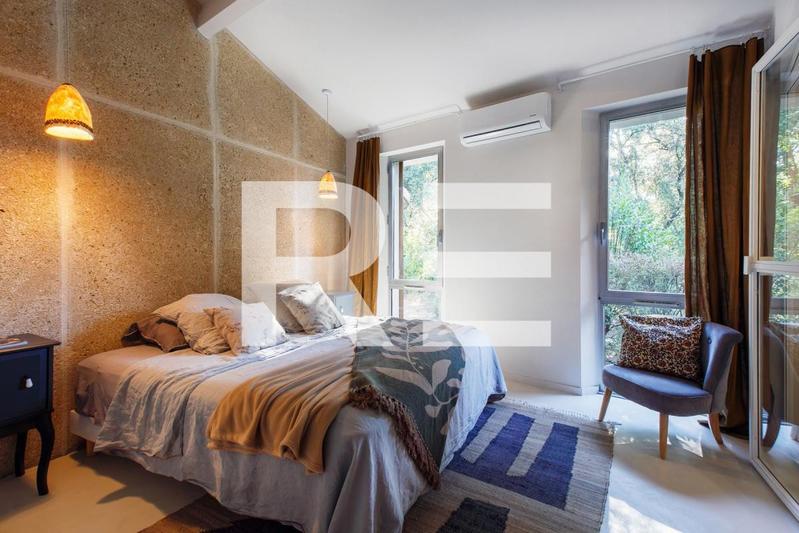 Maison d'architecte - 239 m² - 8 pièces