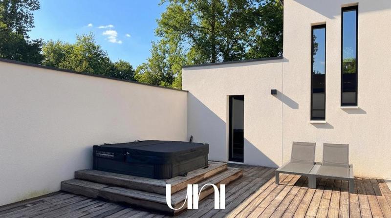 Maison - 165 m² - 5 pièces