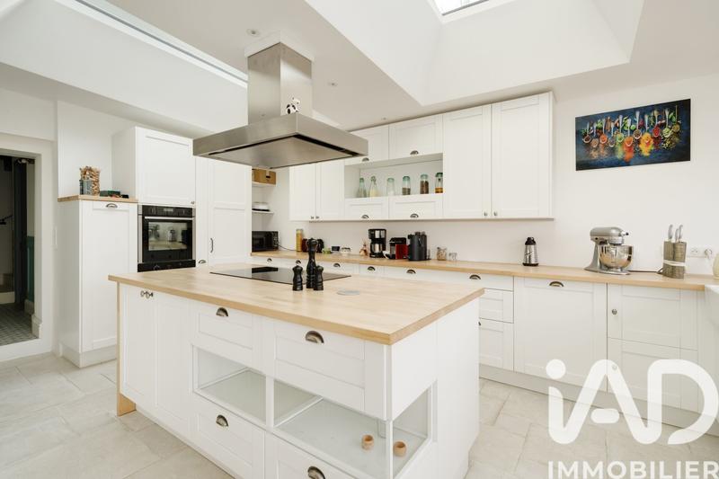 Maison - 253 m² - 8 pièces