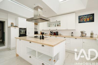 Maison - 253 m² - 8 pièces